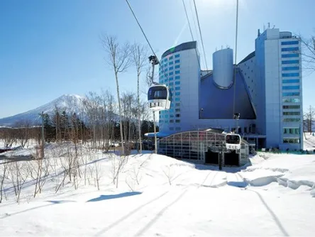 「ニセコ東山スキー場（現ニセコヴィレッジ）」が開業