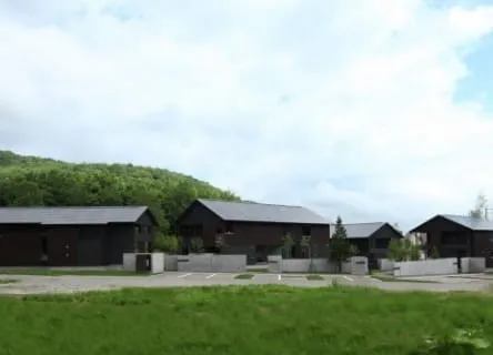 現在のひらふグランドセントロの計画地に新たなコンセプトの宿泊施設5棟を建設